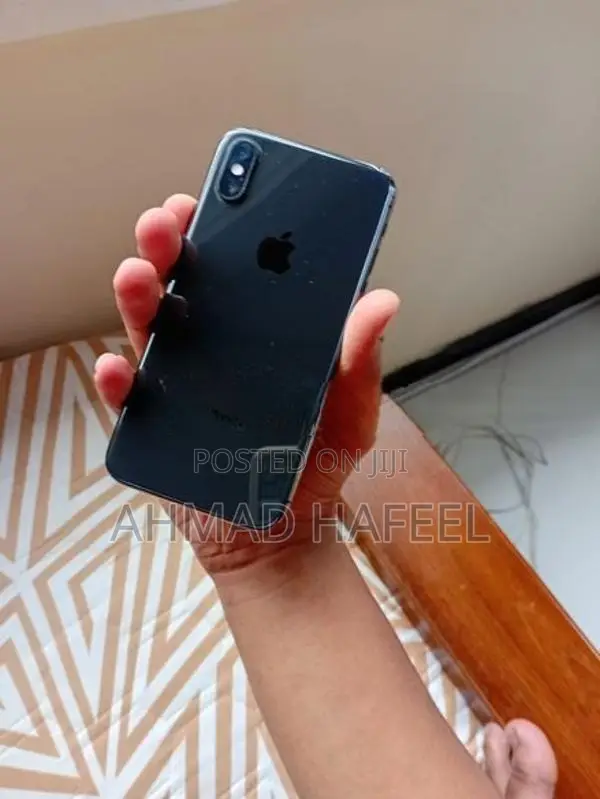 Apple iPhone XS (Used)
