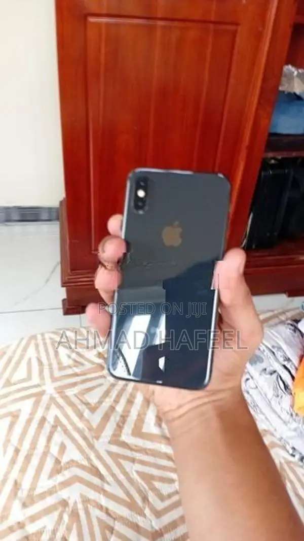 Apple iPhone XS (Used)