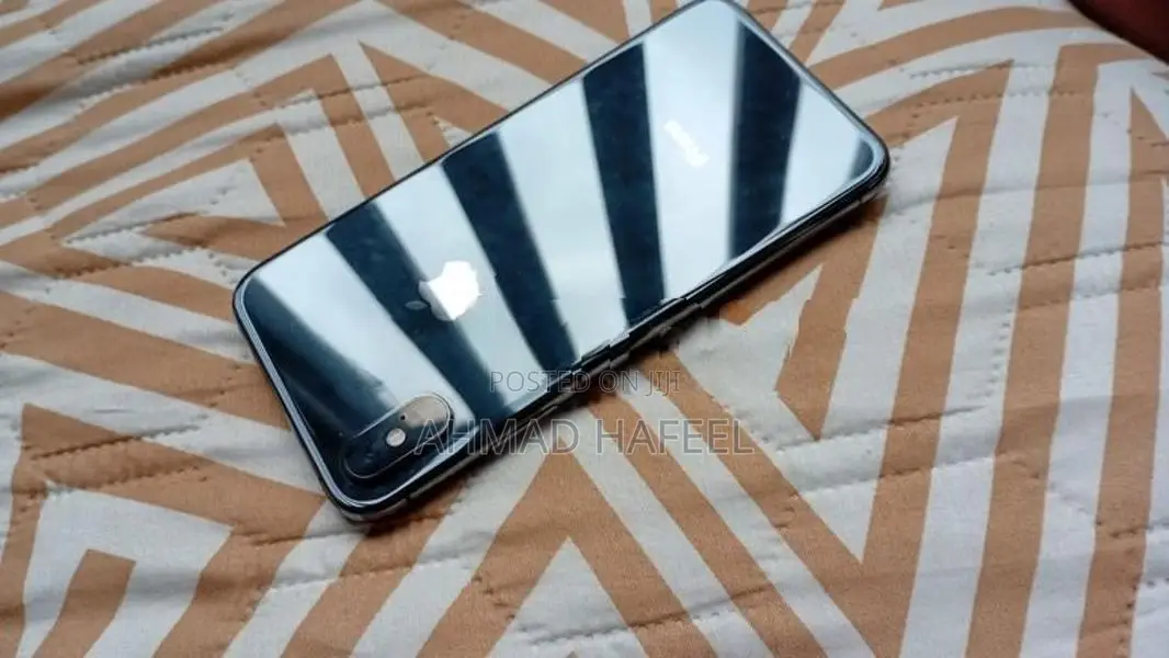 Apple iPhone XS (Used)