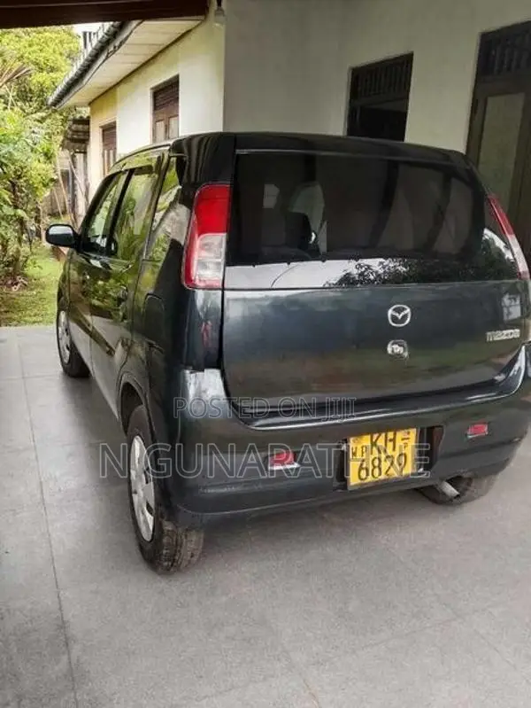 Mazda UA-HP22S 2004