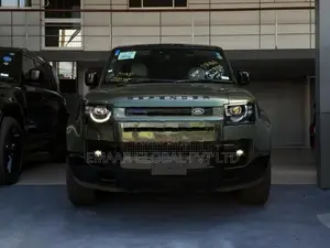 Land Rover Defender fully loaded PHEV 2026