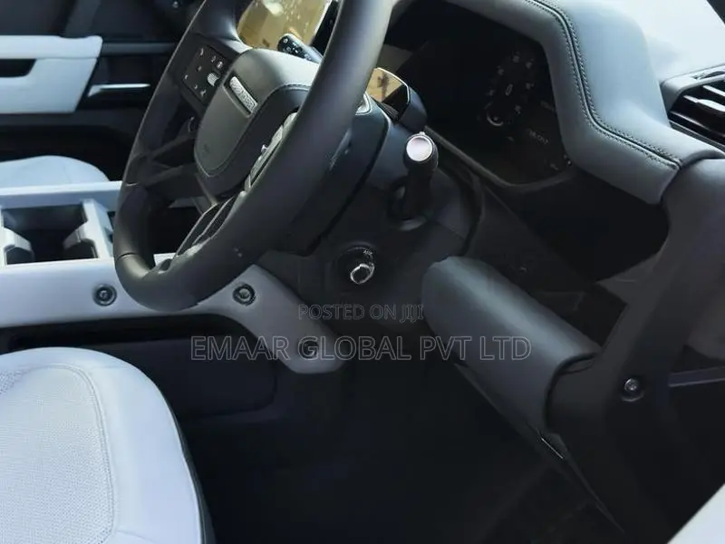 Land Rover Defender fully loaded PHEV 2026