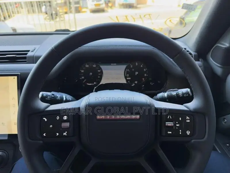 Land Rover Defender fully loaded PHEV 2026