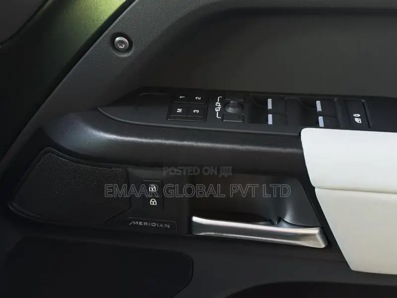 Land Rover Defender fully loaded PHEV 2026