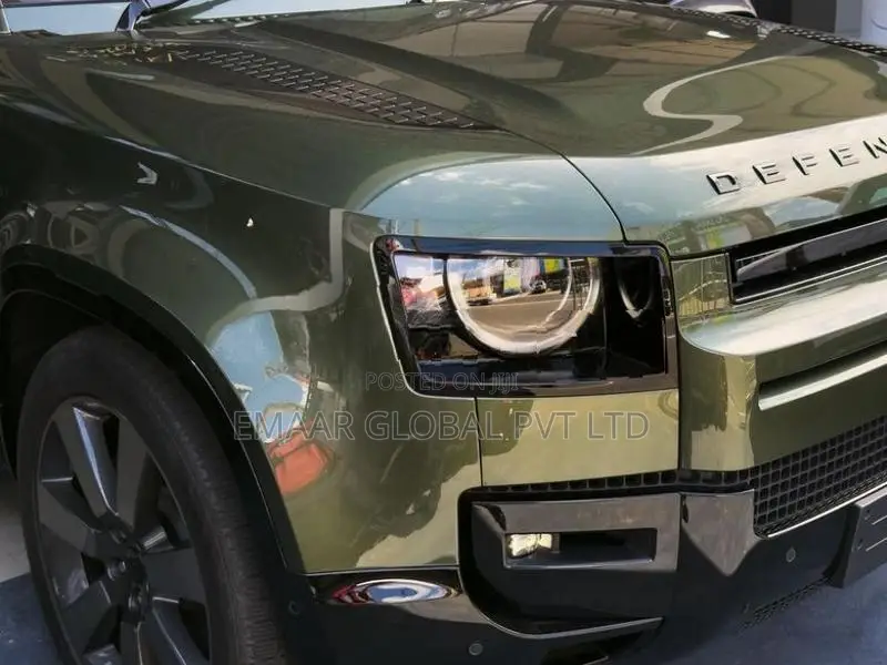 Land Rover Defender fully loaded PHEV 2026