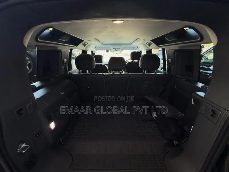 Land Rover Defender fully loaded PHEV 2026