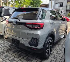 Toyota Raize Z 4-Way Apple 2026