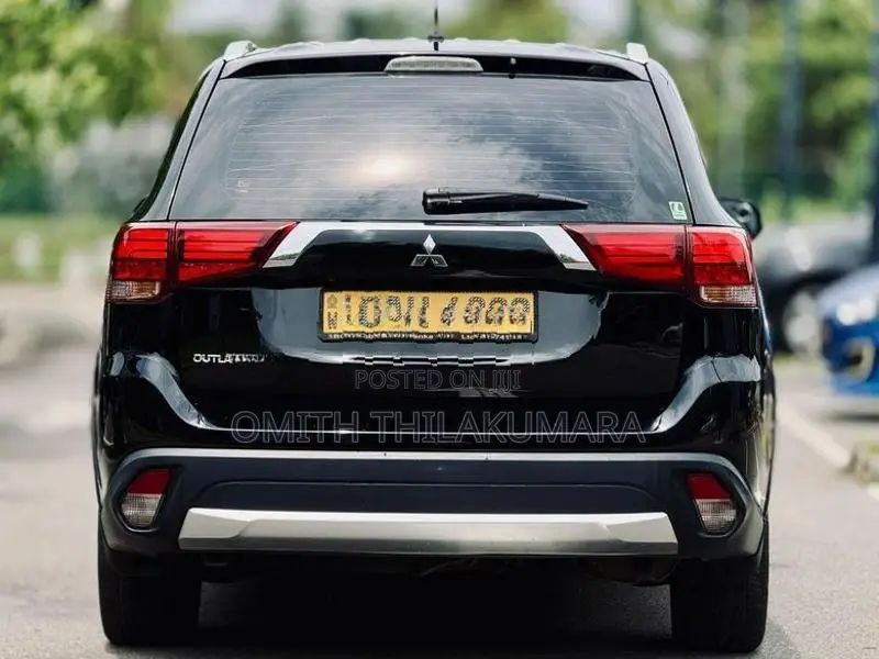 Mitsubishi Outlander 7 Seater Japan 2015