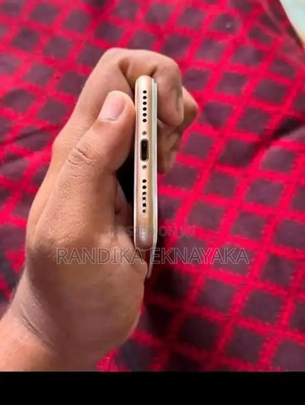 Apple iPhone 8 (Used)