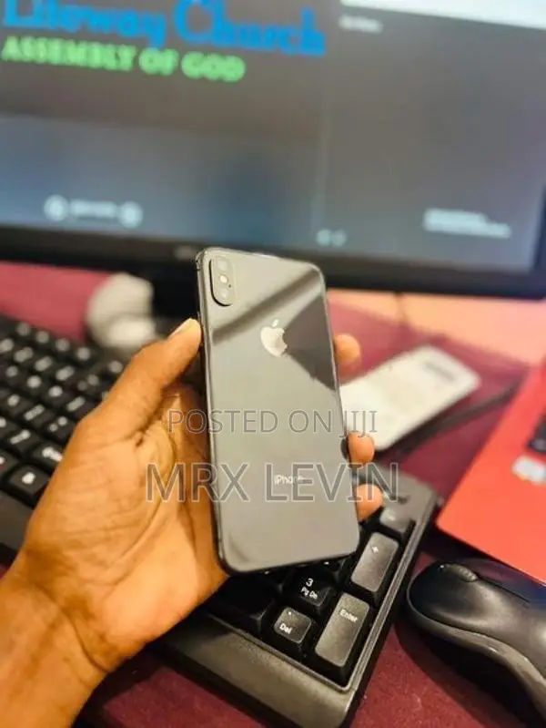 Apple iPhone X (Used)