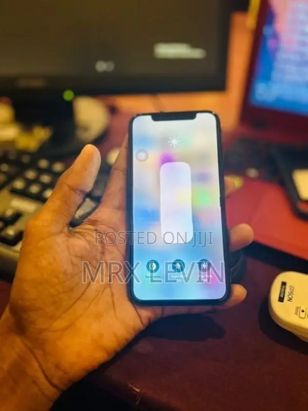 Apple iPhone X (Used)