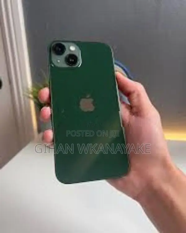 Apple iPhone 13 (Used)