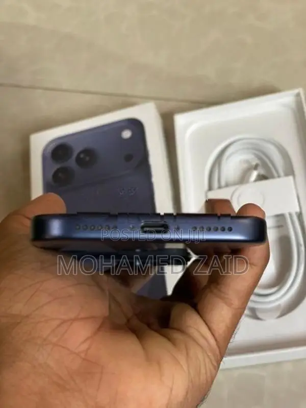 Apple iPhone 17 Pro Max Deep Blue (Used)