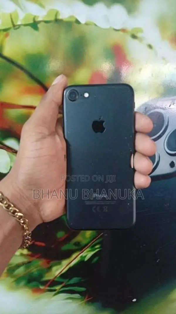 Apple iPhone 7 (Used)