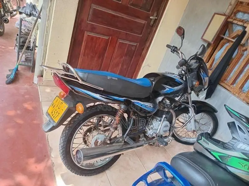 Bajaj CT100 2009