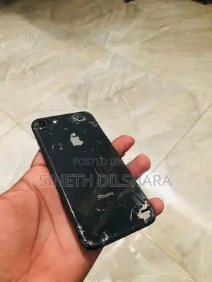 Apple iPhone 8 (Used)
