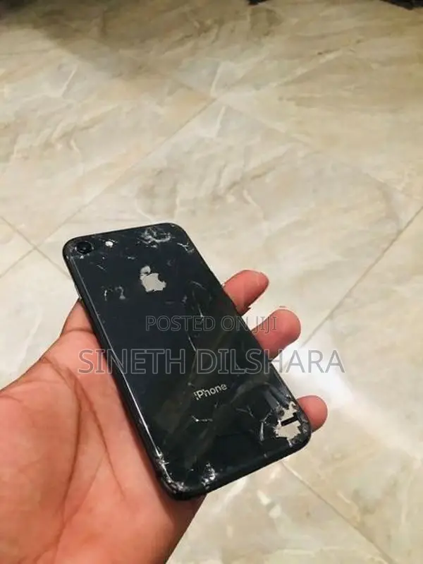 Apple iPhone 8 (Used)