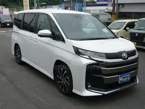 Toyota Noah SZ 7 seater Hybrid 2026