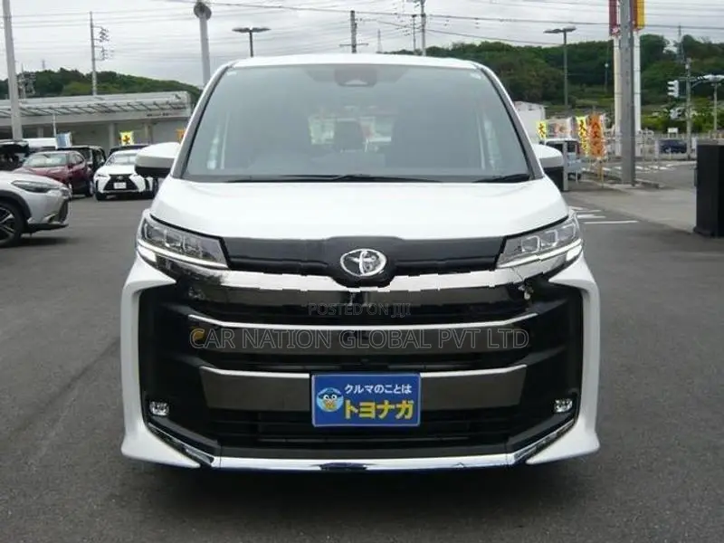 Toyota Noah SZ 7 seater Hybrid 2026