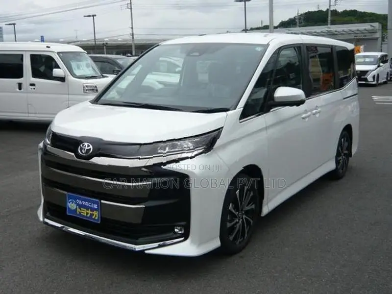 Toyota Noah SZ 7 seater Hybrid 2026