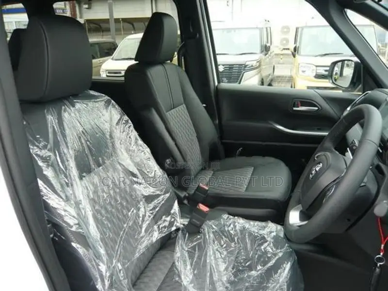 Toyota Noah SZ 7 seater Hybrid 2026