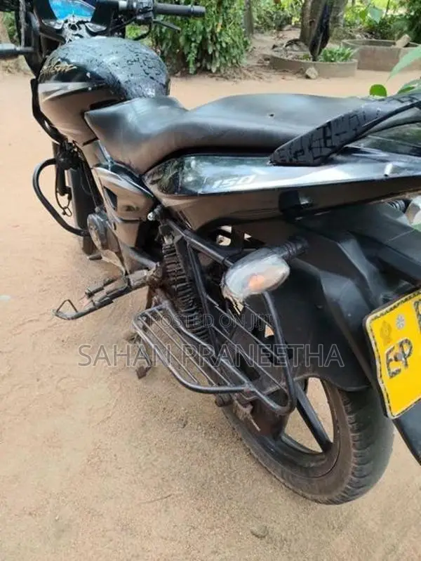 Bajaj Pulsar 150 2016