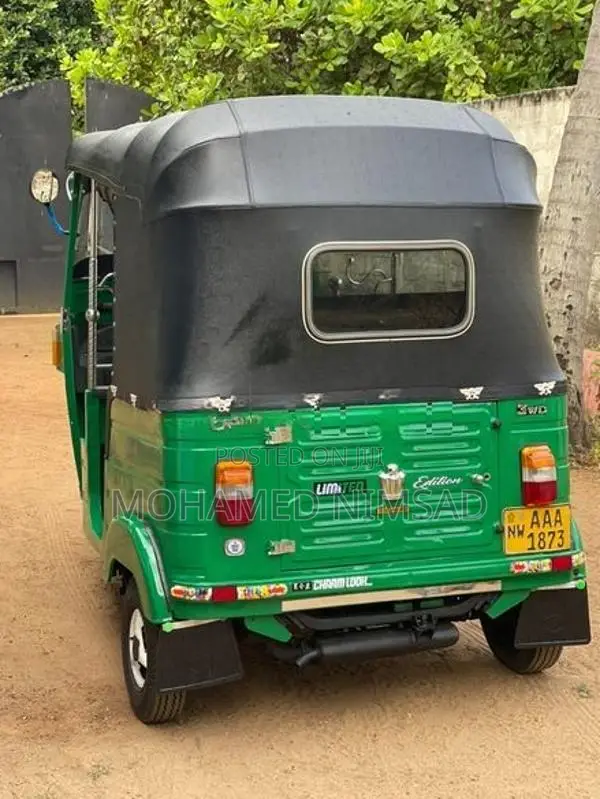 Bajaj RE 2012