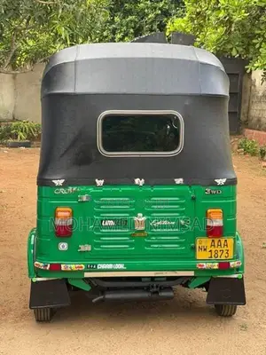 Bajaj RE 2012