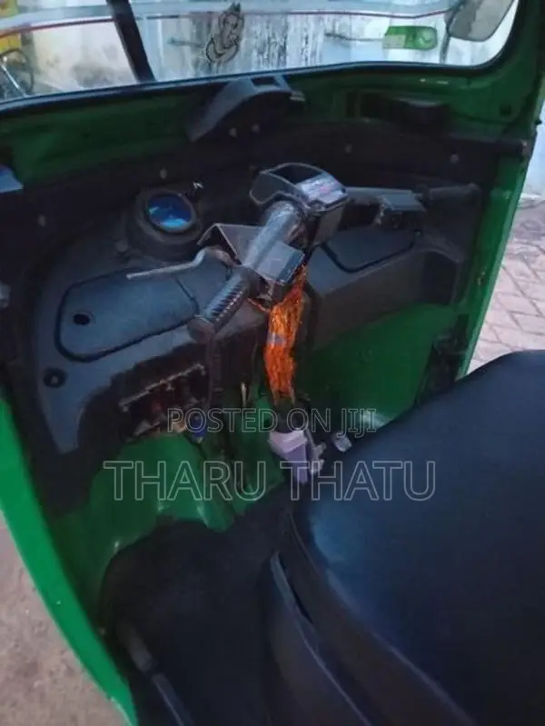 Bajaj RE 2019