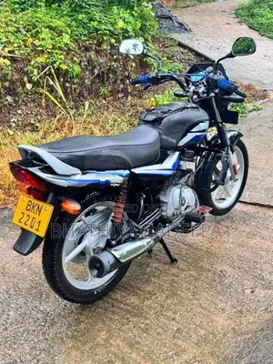 Bajaj CT100 ES 2025