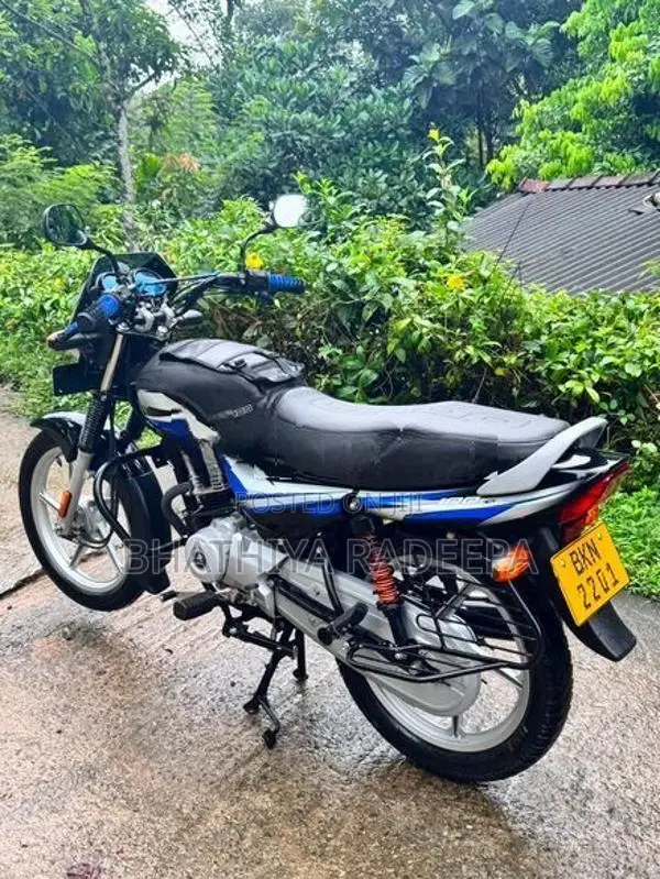 Bajaj CT100 ES 2025