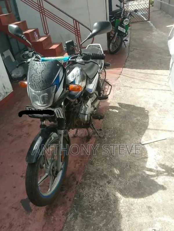 Bajaj CT100 2025