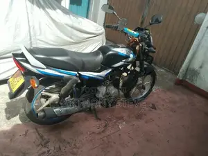 Bajaj CT100 2025