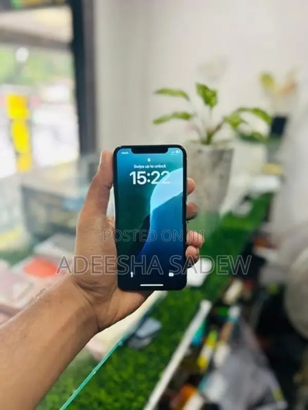 Apple iPhone XS (Used)