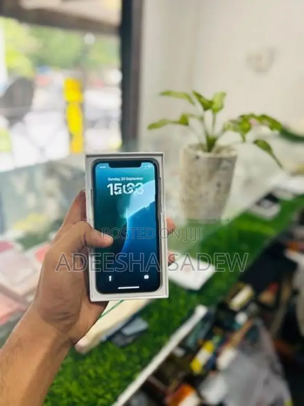 Apple iPhone XS (Used)