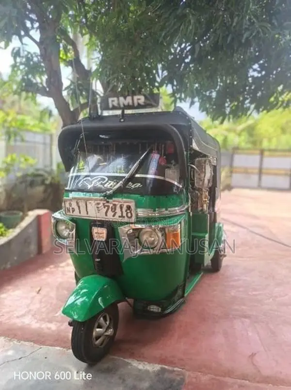 Bajaj RE 2012