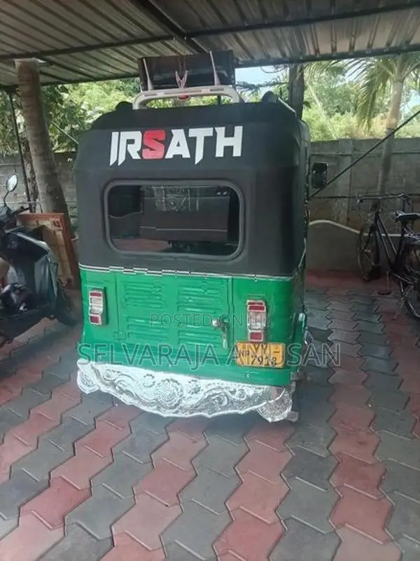 Bajaj RE 2012