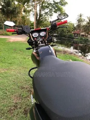 Bajaj Platina 100 2015