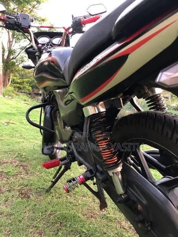 Bajaj Platina 100 2015