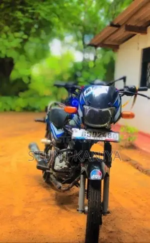Bajaj CT100 2023