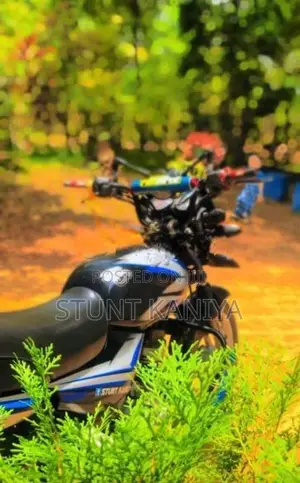Bajaj CT100 2023