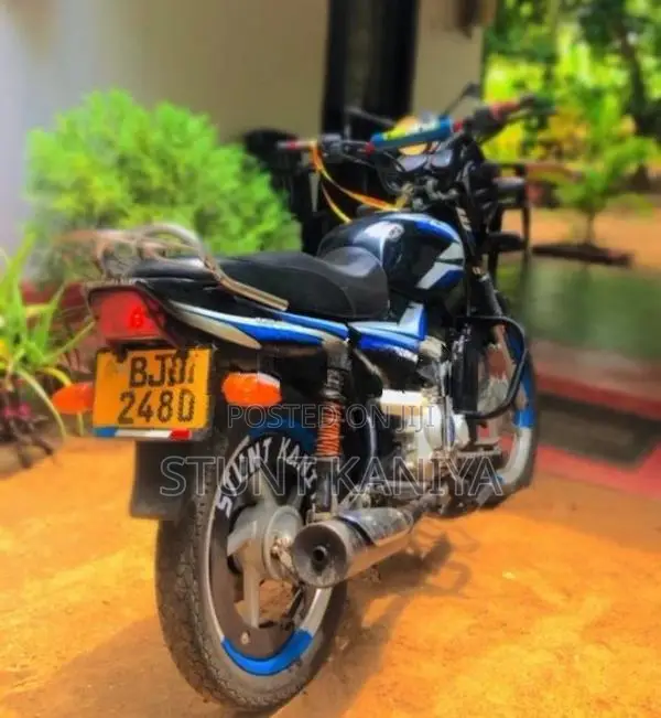 Bajaj CT100 2023