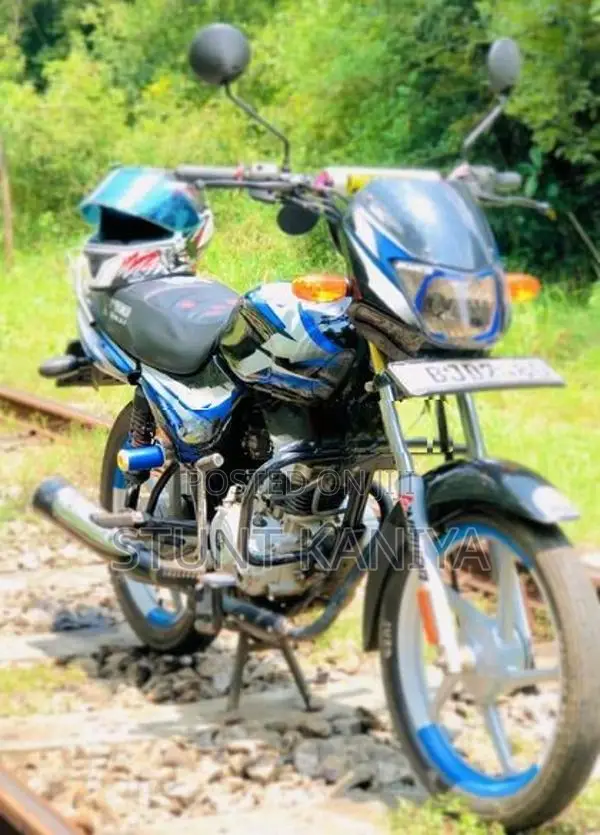 Bajaj CT100 2023