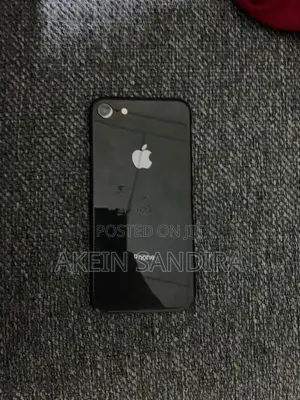 Apple iPhone 8 (Used)
