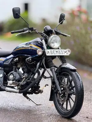 Bajaj Avenger Street 2016