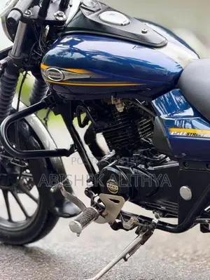 Bajaj Avenger Street 2016