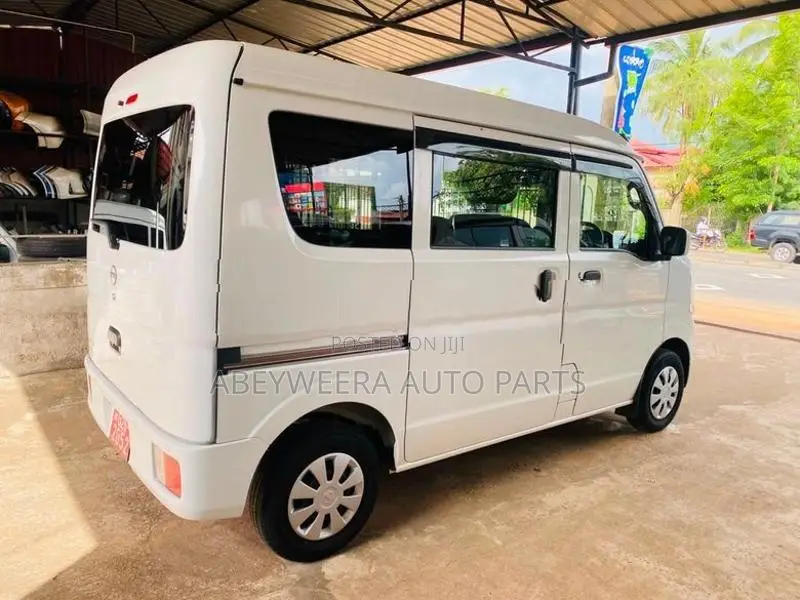 Nissan Clipper Safety / LED Light 2024
