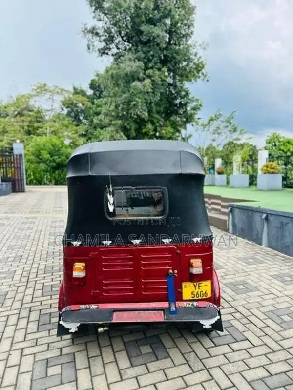 Bajaj RE 2011