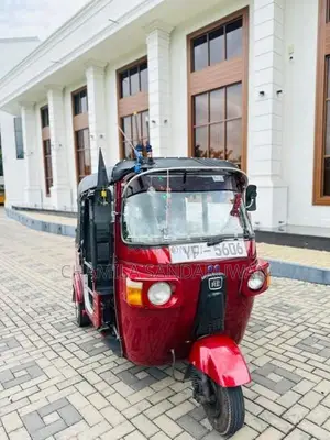Bajaj RE 2011