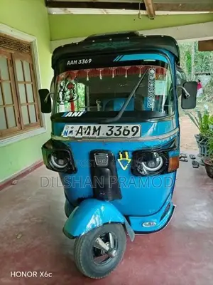 Bajaj RE 2013